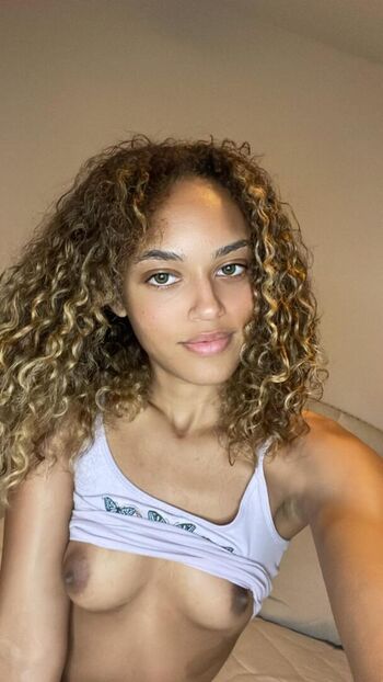 Aamenahsaad leaked private photo uncensored HD quality