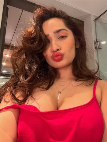 Aditi mistry  page leaked private photo uncensored HD quality