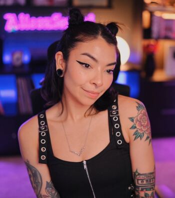 Aileensenpaireacts leaked private photo uncensored HD quality