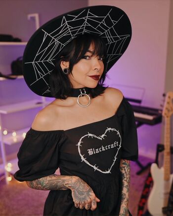 Aileensenpaireacts leaked private photo uncensored HD quality