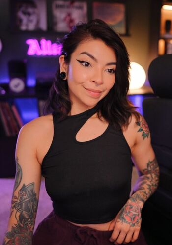 Aileensenpaireacts leaked private photo uncensored HD quality