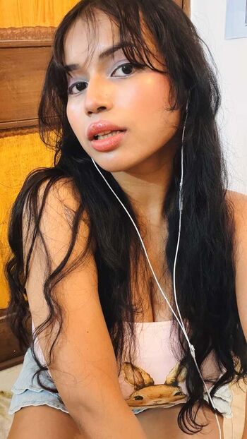 Akiksha kashyap leaked private photo uncensored HD quality