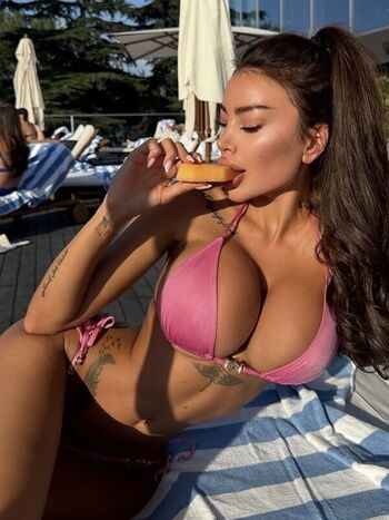 Alena omovych  page leaked private photo uncensored HD quality