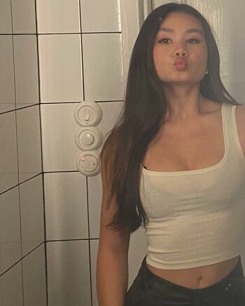 Alexandra carlsson page leaked private photo uncensored HD quality