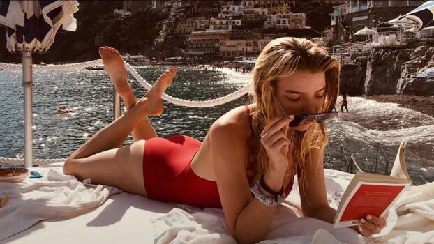 Anya taylor joy  page leaked private photo uncensored HD quality