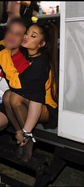 Ariana grande  page leaked private photo uncensored HD quality