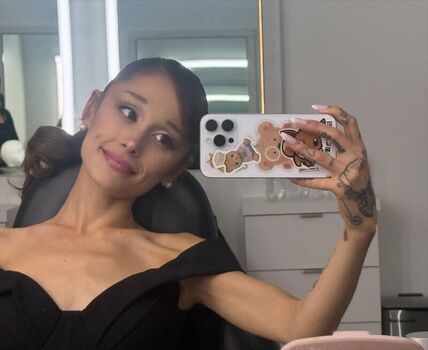 Ariana grande leaked private photo uncensored HD quality
