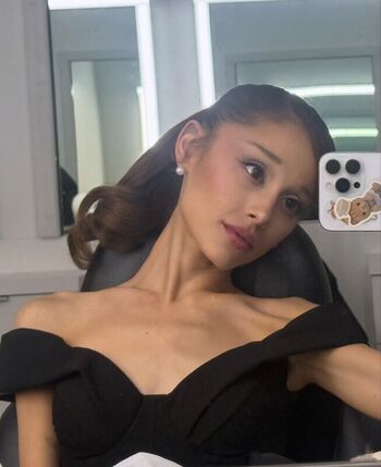 Ariana grande leaked private photo uncensored HD quality