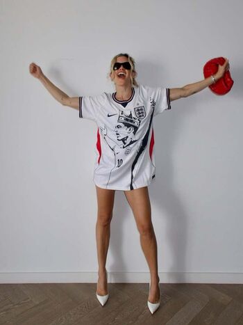 Ashley roberts page leaked private photo uncensored HD quality