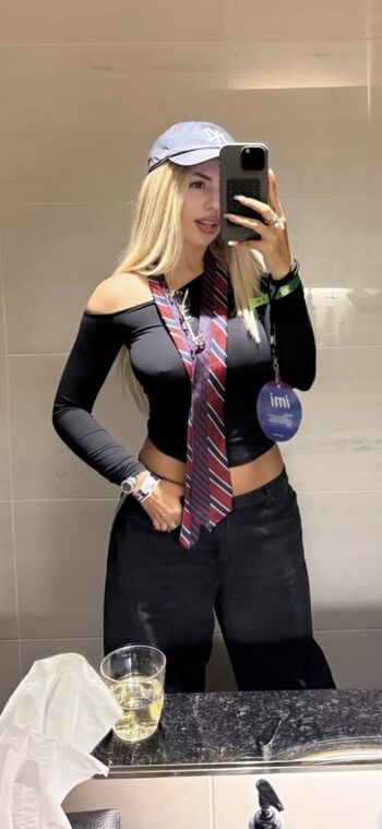 Ava max  page leaked private photo uncensored HD quality