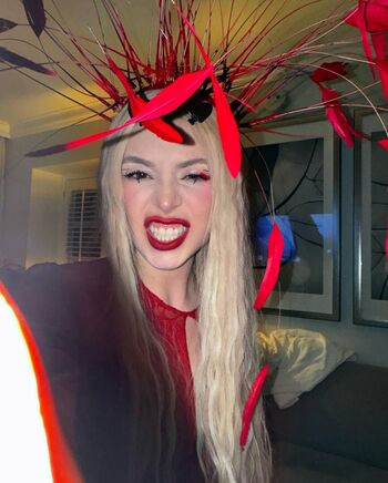 Ava max  page leaked private photo uncensored HD quality