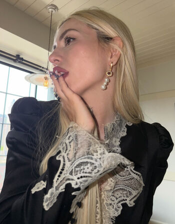 Ava max  page leaked private photo uncensored HD quality