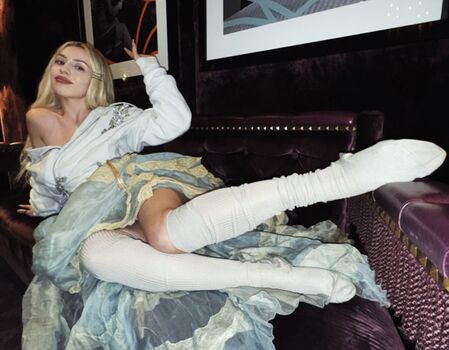 Ava max  page leaked private photo uncensored HD quality