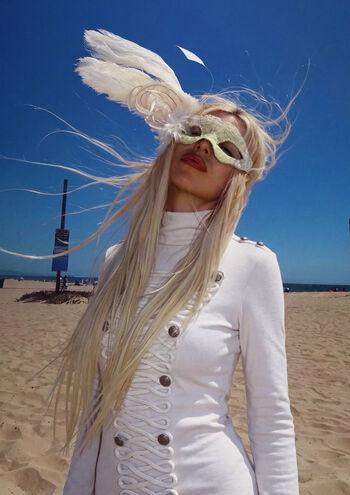 Ava max  page leaked private photo uncensored HD quality