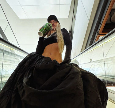 Ava max  page leaked private photo uncensored HD quality