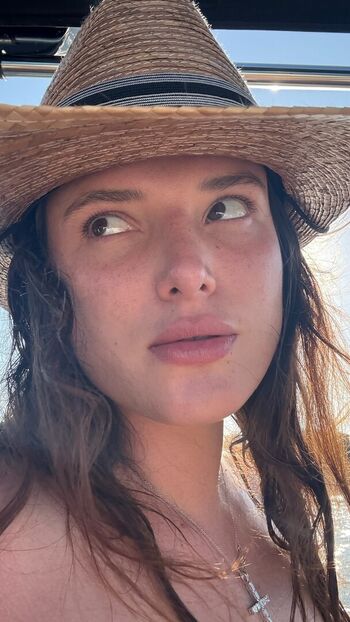 Bella thorne  page leaked private photo uncensored HD quality