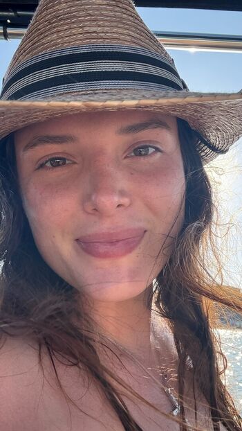 Bella thorne  page leaked private photo uncensored HD quality