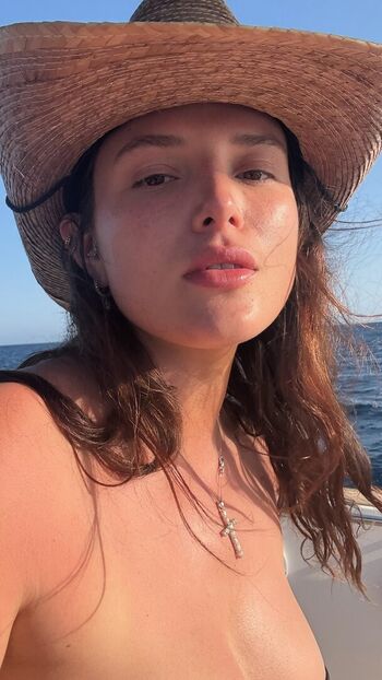 Bella thorne  page leaked private photo uncensored HD quality