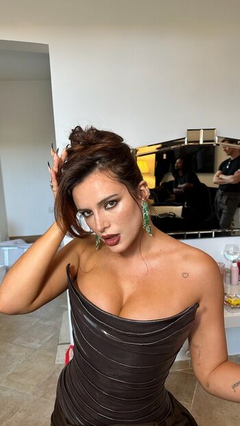 Bella thorne  page leaked private photo uncensored HD quality