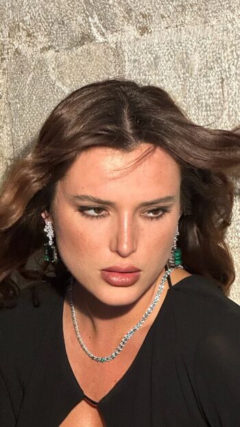 Bella thorne  page leaked private photo uncensored HD quality