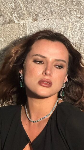 Bella thorne  page leaked private photo uncensored HD quality