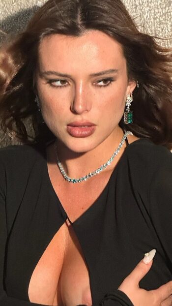 Bella thorne  page leaked private photo uncensored HD quality