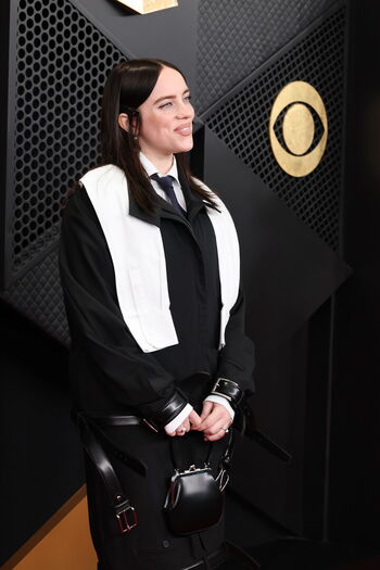 Billie eilish  page leaked private photo uncensored HD quality