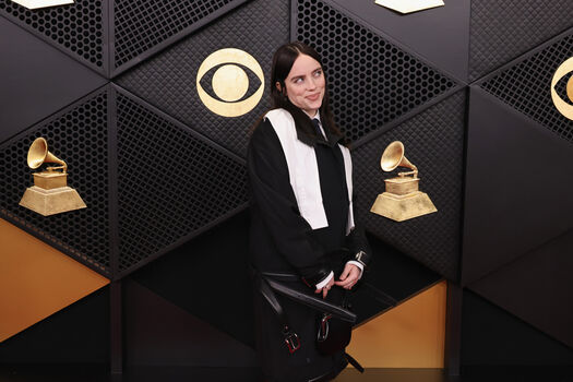 Billie eilish  page leaked private photo uncensored HD quality