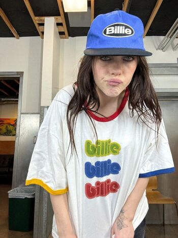 Billie eilish  page leaked private photo uncensored HD quality