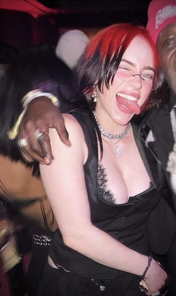 Billie eilish  page leaked private photo uncensored HD quality