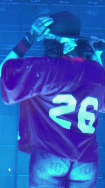 Billie eilish  page leaked private photo uncensored HD quality