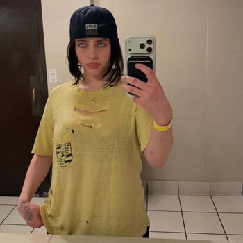 Billie eilish  page leaked private photo uncensored HD quality