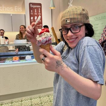 Billie eilish  page leaked private photo uncensored HD quality