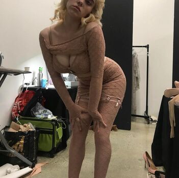 Billie eilish  page leaked private photo uncensored HD quality