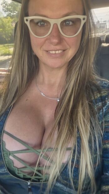 Bustytheamazon page leaked private photo uncensored HD quality