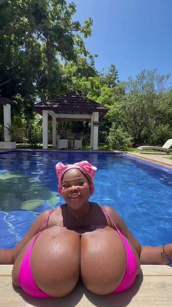 Chioma lovv page leaked private photo uncensored HD quality