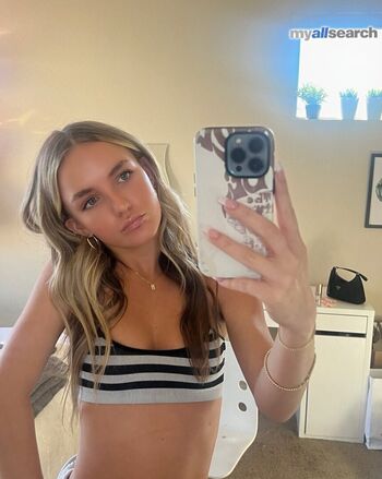 Chloearnett leaked private photo uncensored HD quality