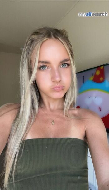 Chloearnett leaked private photo uncensored HD quality