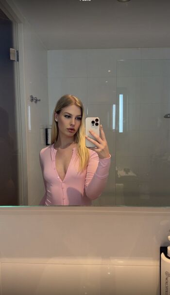 Chloemillerrxx leaked private photo uncensored HD quality