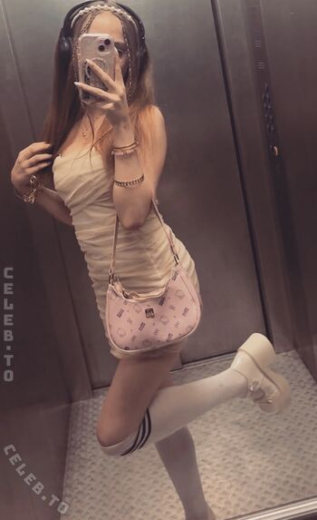 Crystalmarykitty page leaked private photo uncensored HD quality