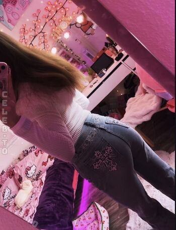 Crystalmarykitty page leaked private photo uncensored HD quality