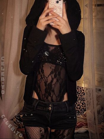 Crystalmarykitty page leaked private photo uncensored HD quality