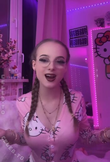 Crystalmarykitty page leaked private photo uncensored HD quality