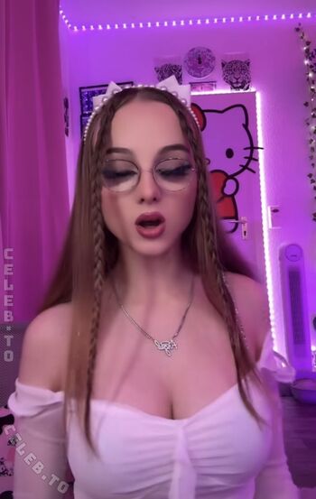 Crystalmarykitty page leaked private photo uncensored HD quality