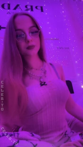 Crystalmarykitty page leaked private photo uncensored HD quality