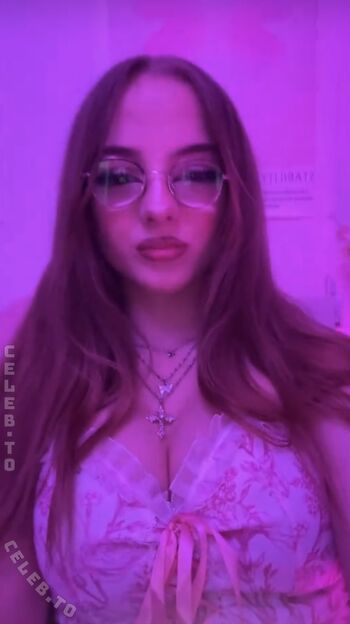 Crystalmarykitty page leaked private photo uncensored HD quality