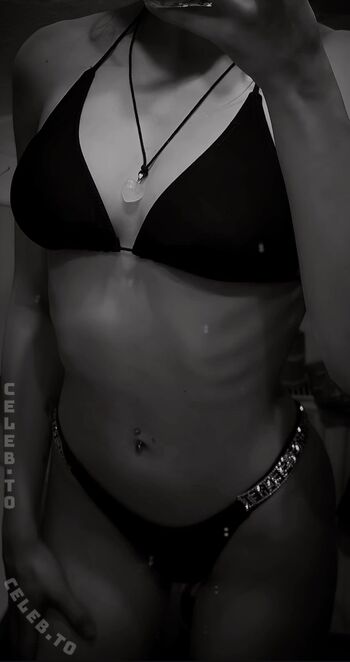 Crystalmarykitty leaked private photo uncensored HD quality