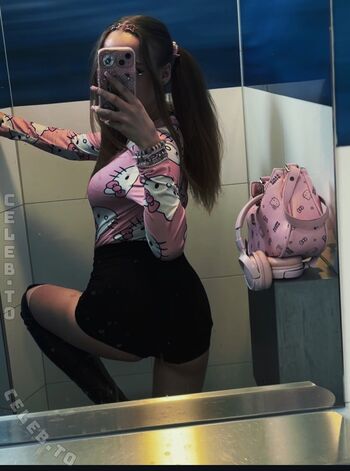 Crystalmarykitty leaked private photo uncensored HD quality