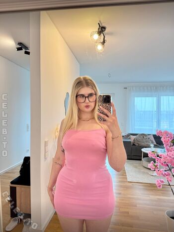 Deineemilia page leaked private photo uncensored HD quality
