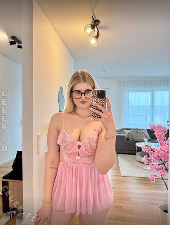 Deineemilia page leaked private photo uncensored HD quality